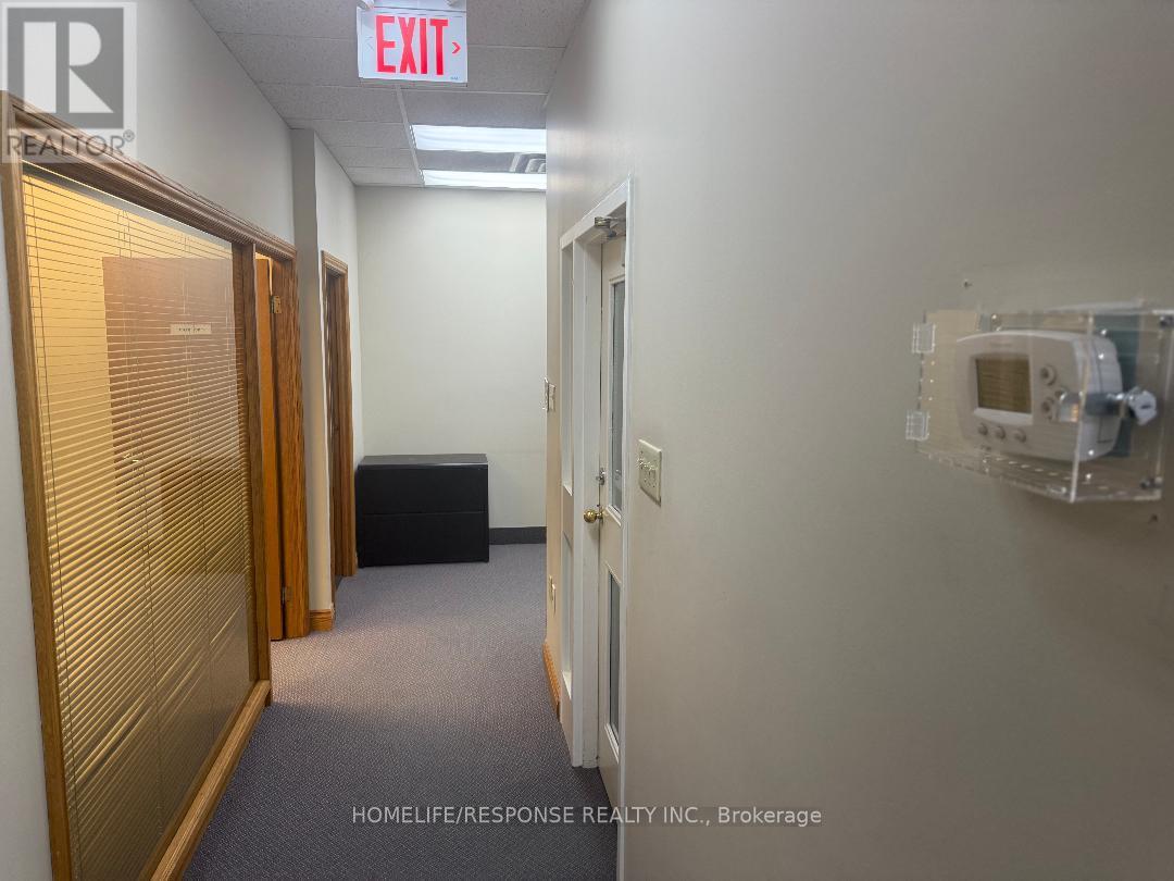 Upper And Lower - 4304 Village Centre Court, Mississauga, Ontario  L4Z 1S2 - Photo 10 - W12965586