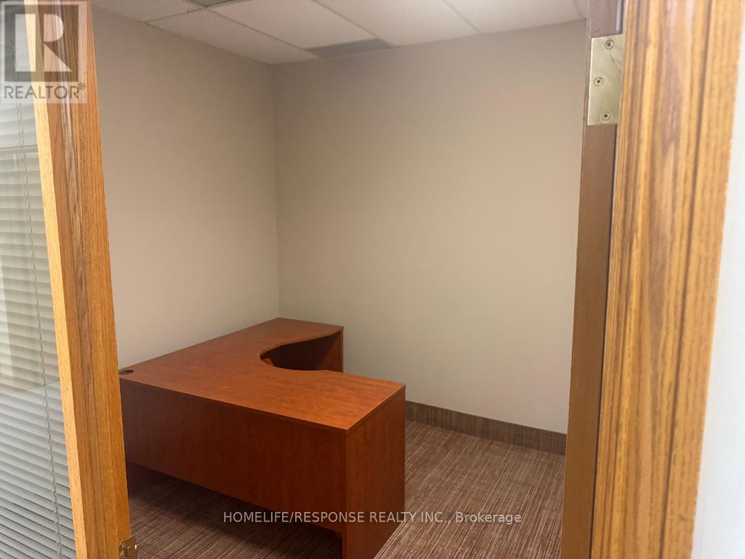 Upper And Lower - 4304 Village Centre Court, Mississauga, Ontario  L4Z 1S2 - Photo 12 - W12965586