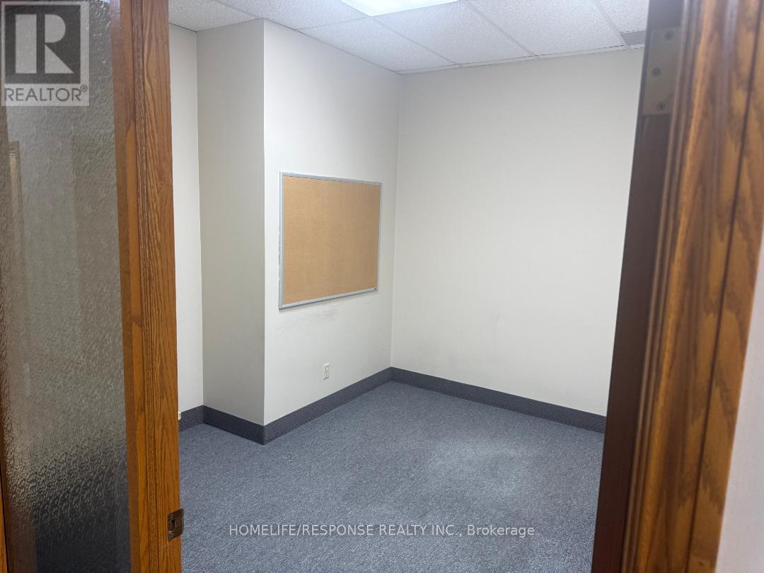 Upper And Lower - 4304 Village Centre Court, Mississauga, Ontario  L4Z 1S2 - Photo 6 - W12965586