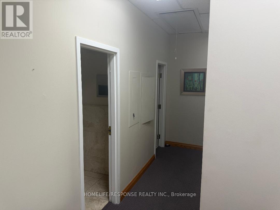 Upper And Lower - 4304 Village Centre Court, Mississauga, Ontario  L4Z 1S2 - Photo 8 - W12965586