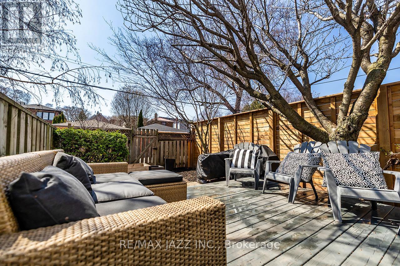 92 Alton Avenue, Toronto, Ontario  M4L 2M2 - Photo 29 - E13034978