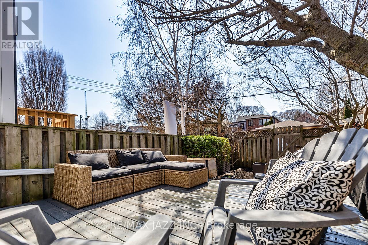 92 Alton Avenue, Toronto, Ontario  M4L 2M2 - Photo 30 - E13034978