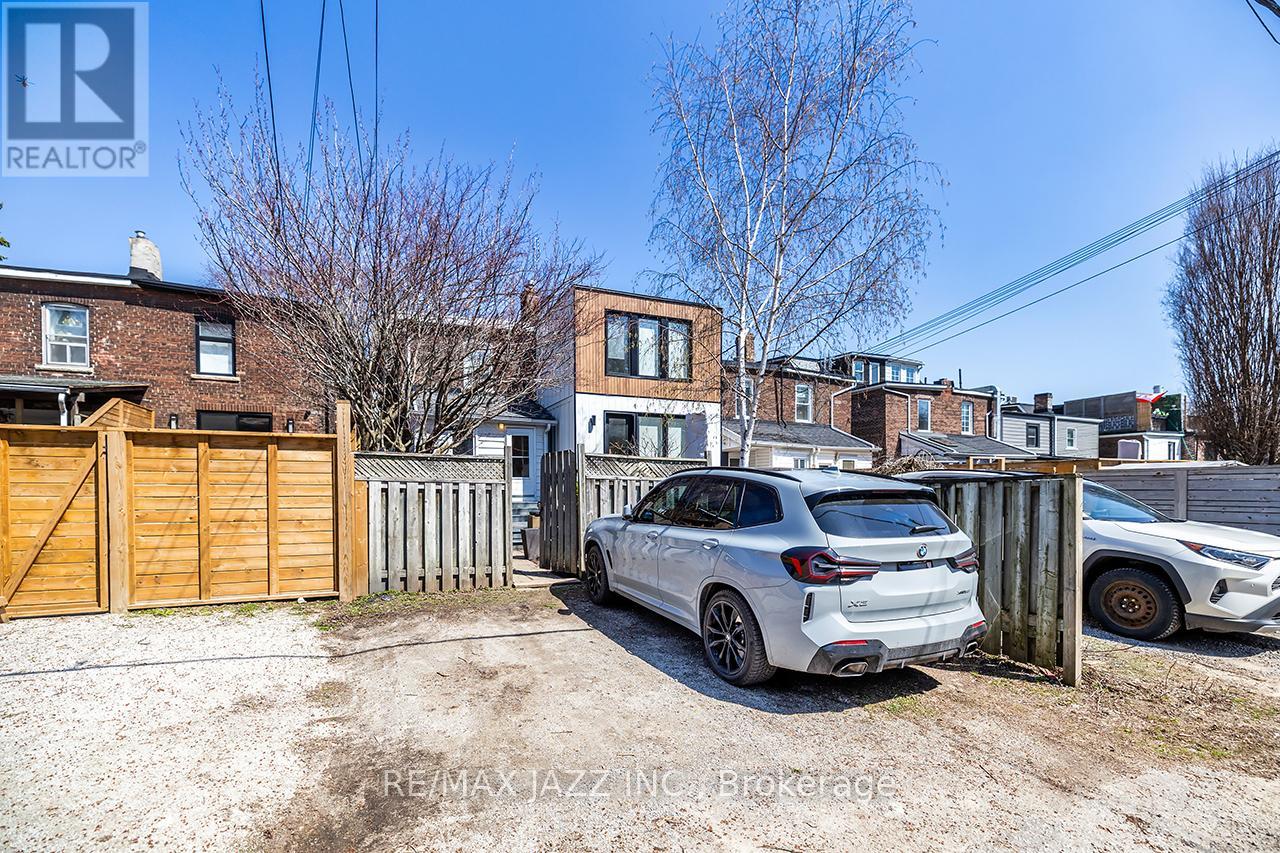 92 Alton Avenue, Toronto, Ontario  M4L 2M2 - Photo 31 - E13034978