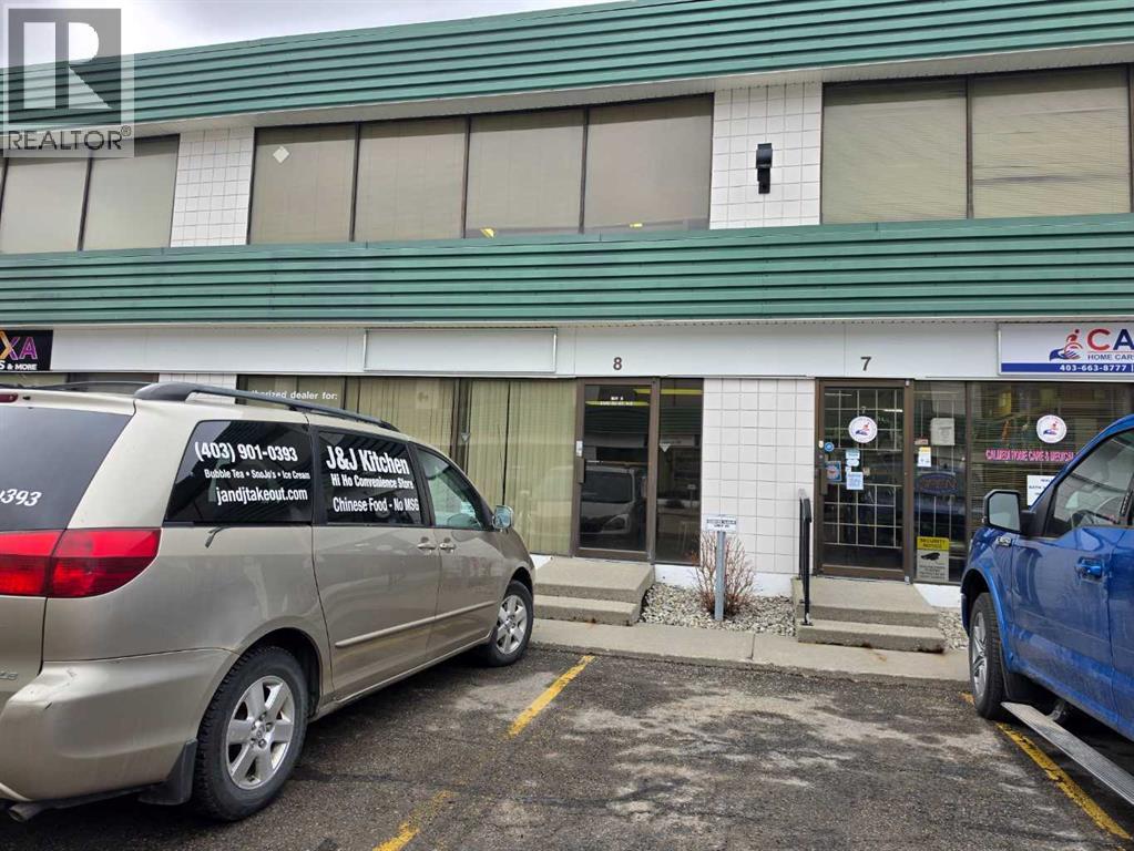 8, 3610 29 Street NE, calgary, Alberta