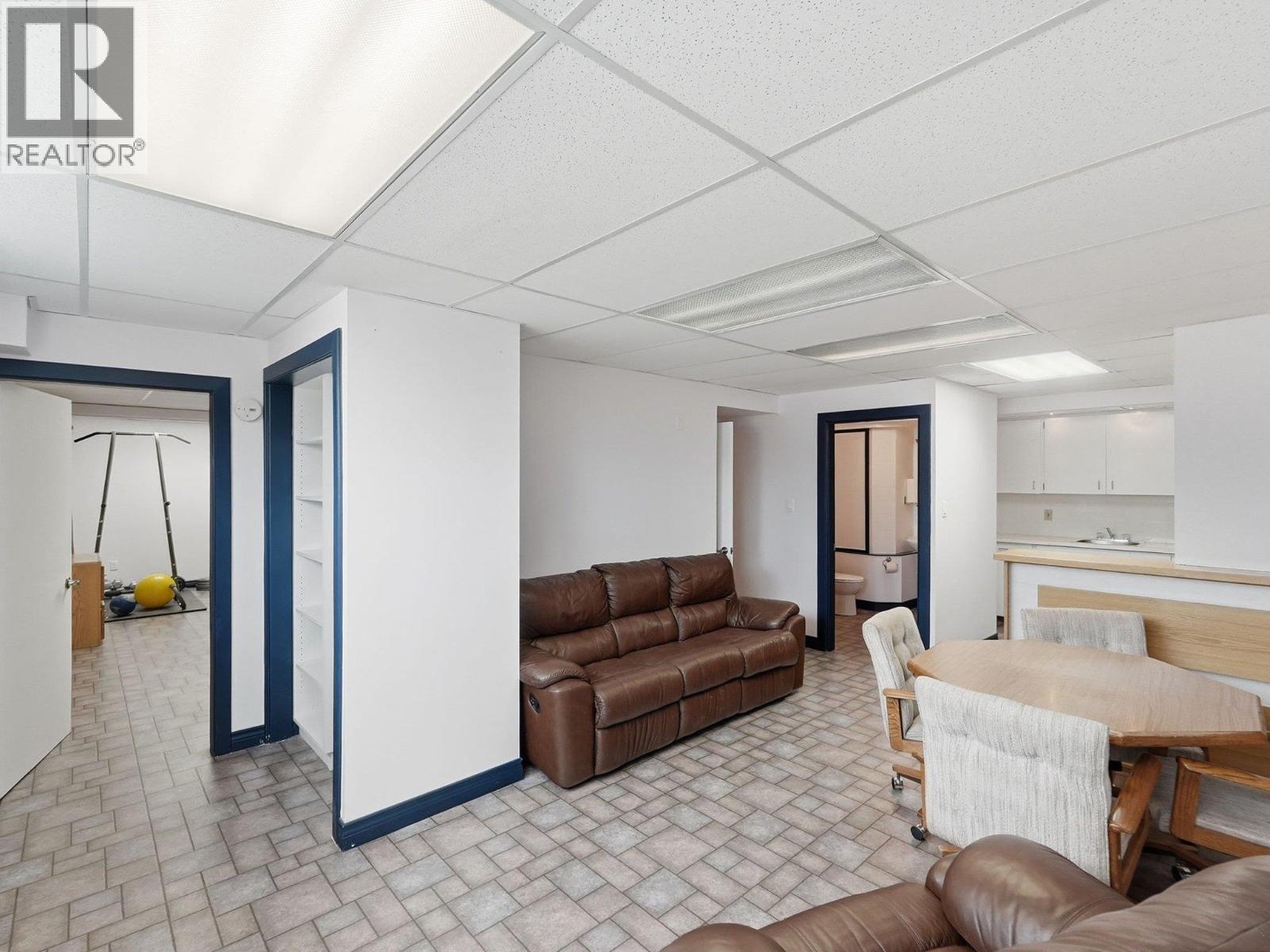 855 Ross Avenue, Penticton, British Columbia  V2A 3A5 - Photo 48 - 10382199