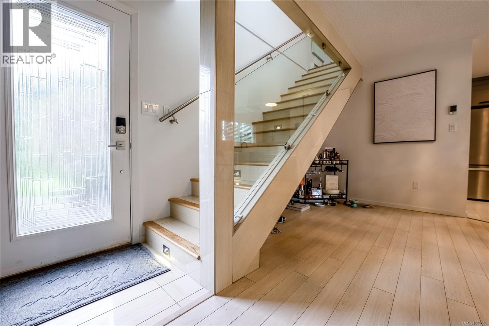 102 2860 Sooke Lake Rd, Langford, British Columbia  V9B 4R3 - Photo 3 - 1033003