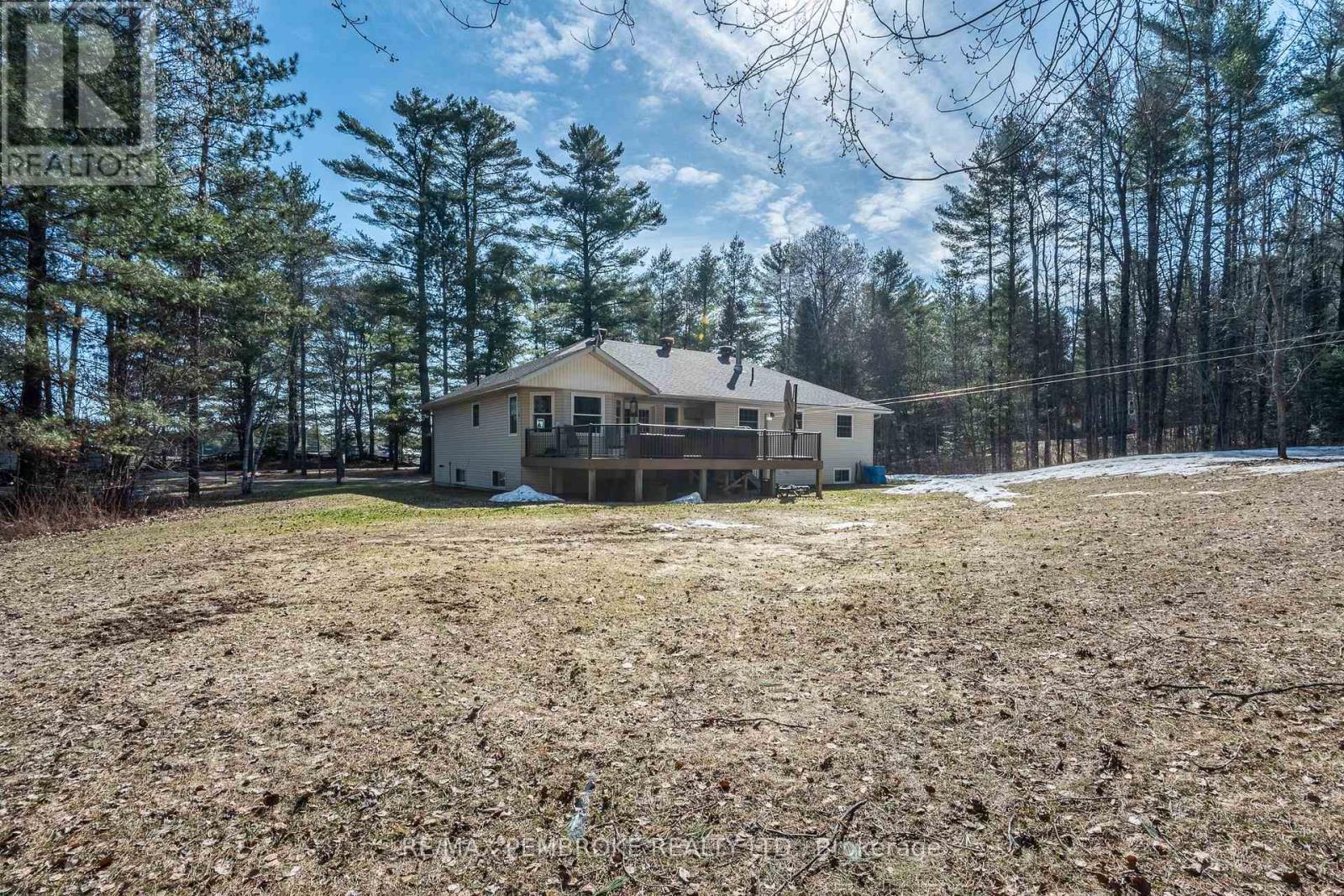 226 Eichstaedt Road, Petawawa, Ontario  K8H 2W8 - Photo 12 - X12940990