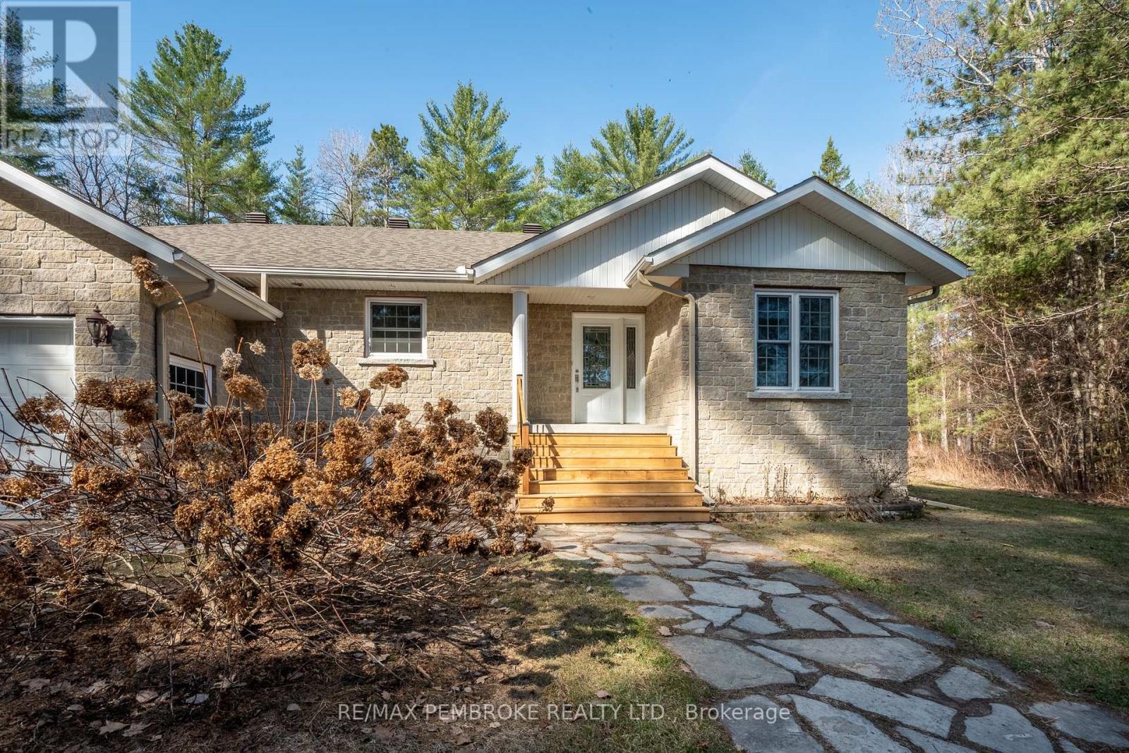 226 Eichstaedt Road, Petawawa, Ontario  K8H 2W8 - Photo 10 - X12940990