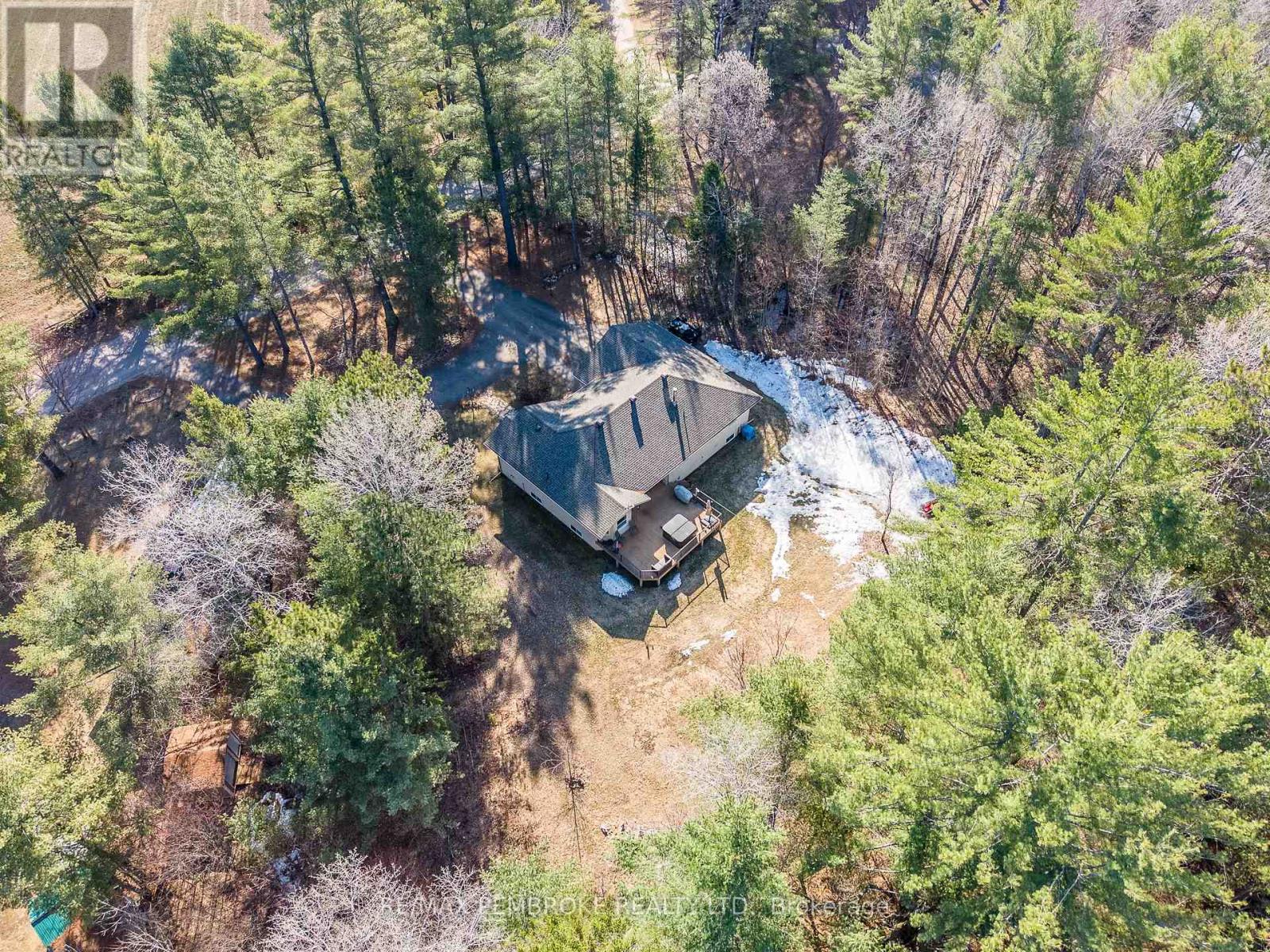 226 Eichstaedt Road, Petawawa, Ontario  K8H 2W8 - Photo 6 - X12940990