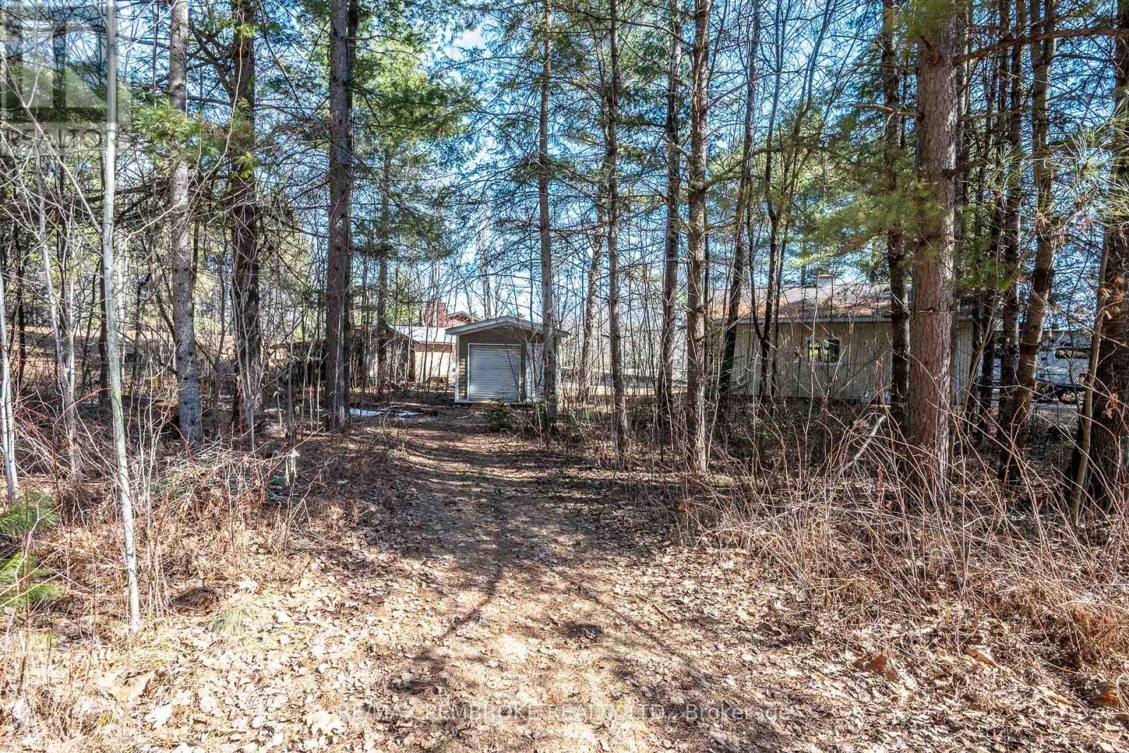 226 Eichstaedt Road, Petawawa, Ontario  K8H 2W8 - Photo 11 - X12940990