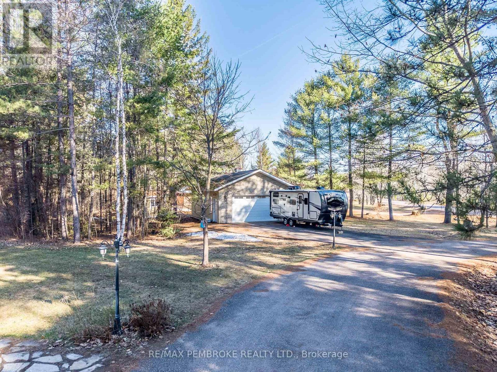 226 Eichstaedt Road, Petawawa, Ontario  K8H 2W8 - Photo 50 - X12940990