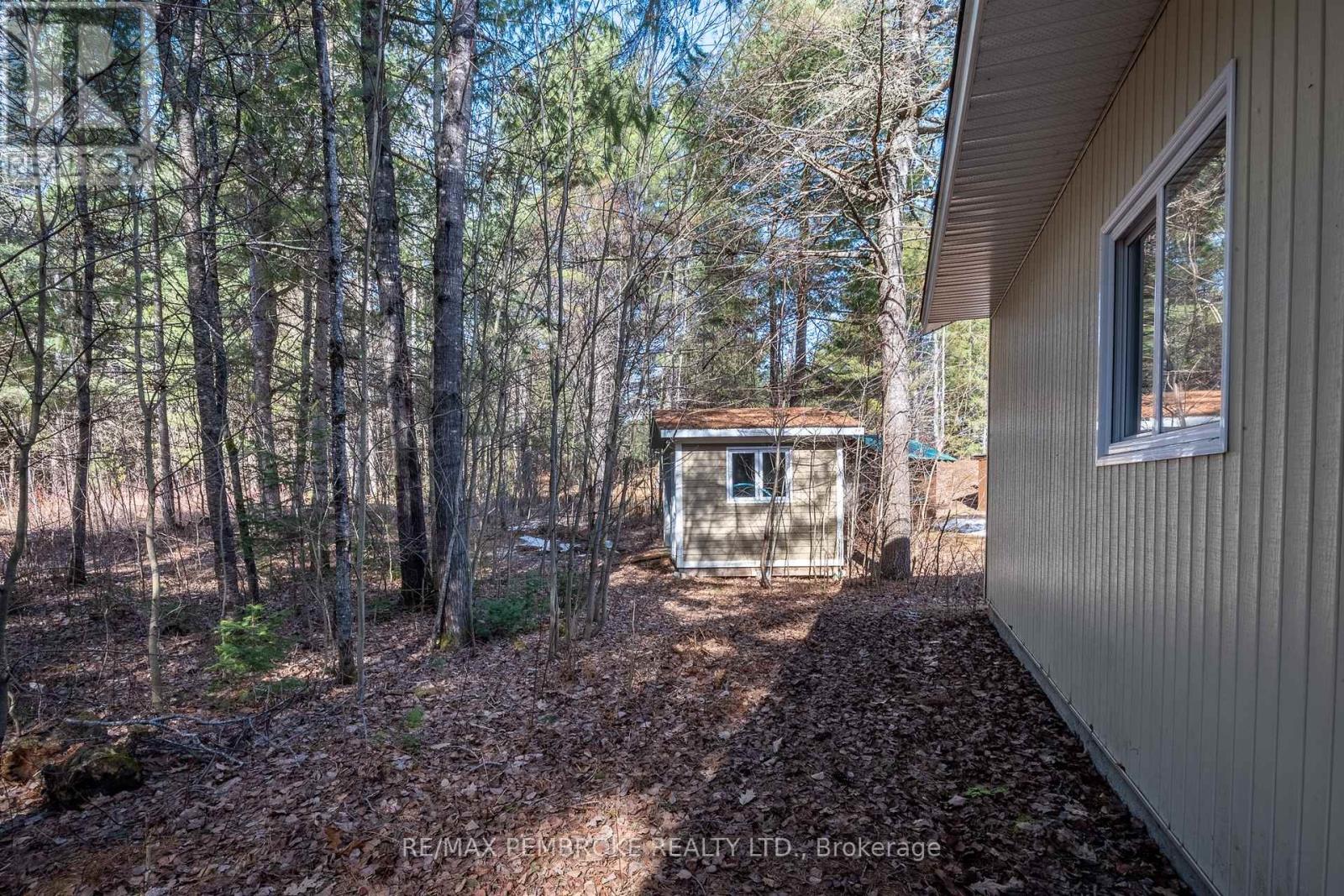 226 Eichstaedt Road, Petawawa, Ontario  K8H 2W8 - Photo 9 - X12940990