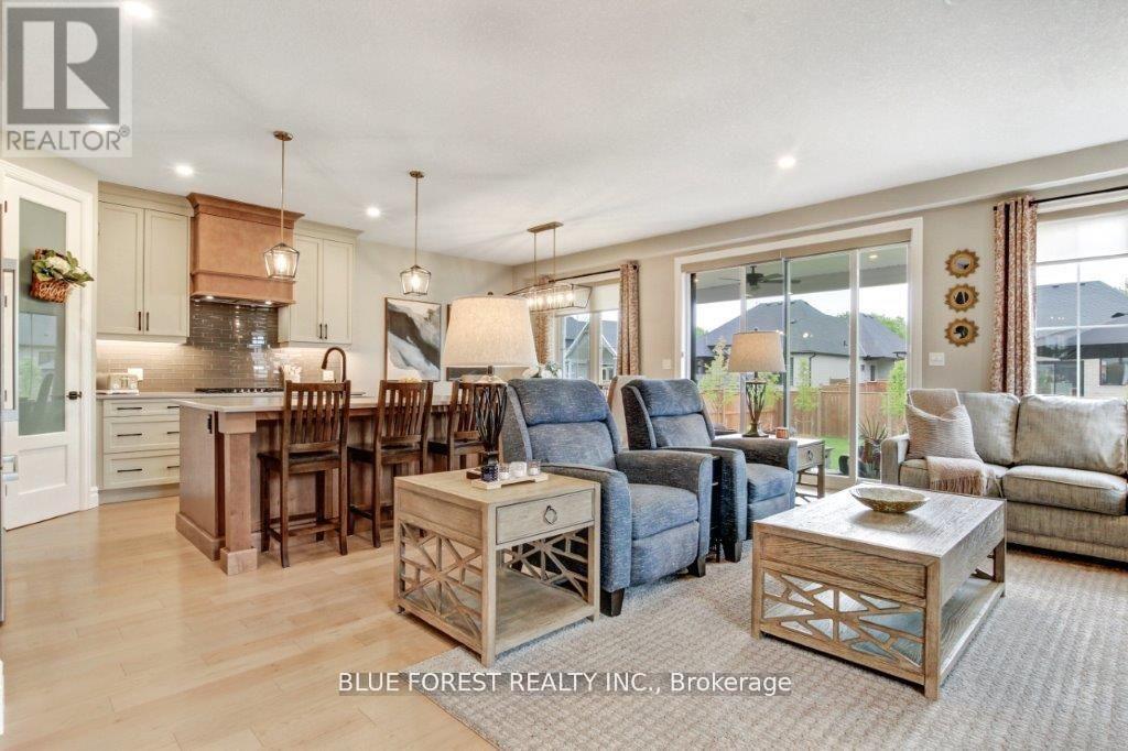 192 Foxborough Place, Thames Centre, Ontario  N0M 2P0 - Photo 10 - X13041118