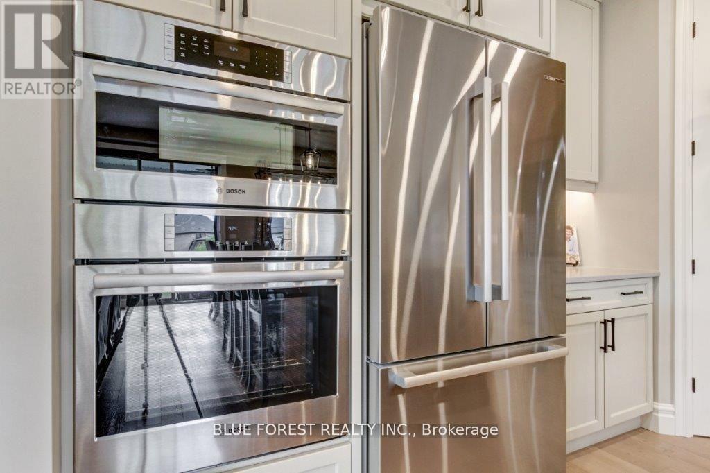 192 Foxborough Place, Thames Centre, Ontario  N0M 2P0 - Photo 16 - X13041118