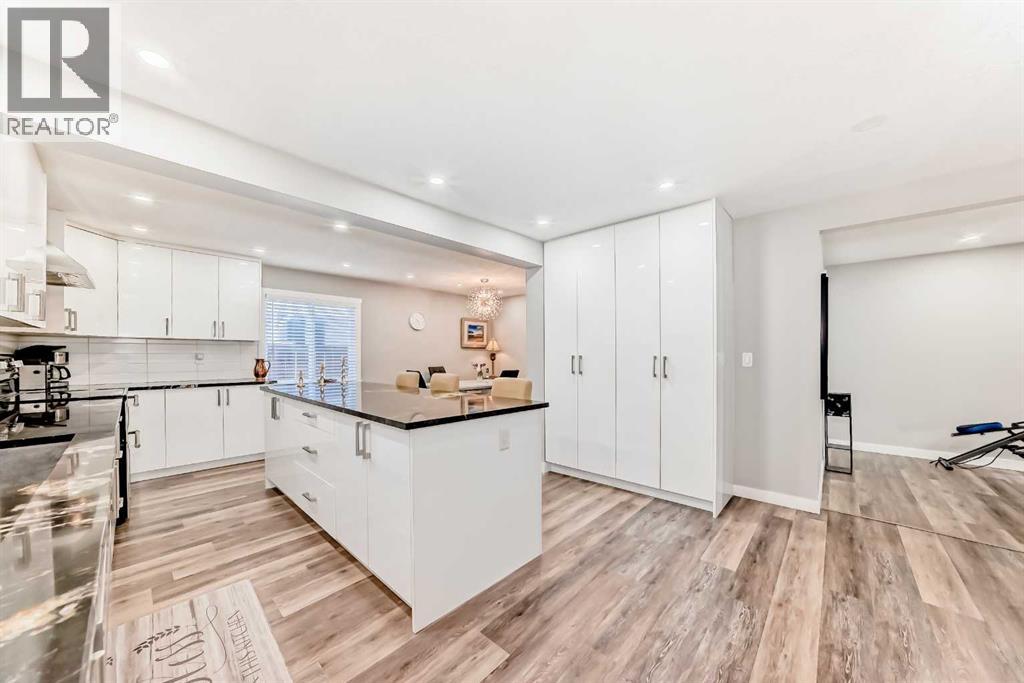 6403 35 Avenue Nw, Calgary, Alberta  T3B 1S5 - Photo 5 - A2293196