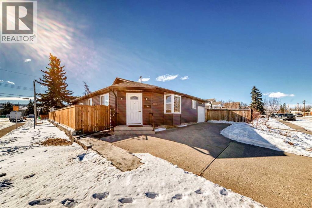 6403 35 Avenue Nw, Calgary, Alberta  T3B 1S5 - Photo 2 - A2293196