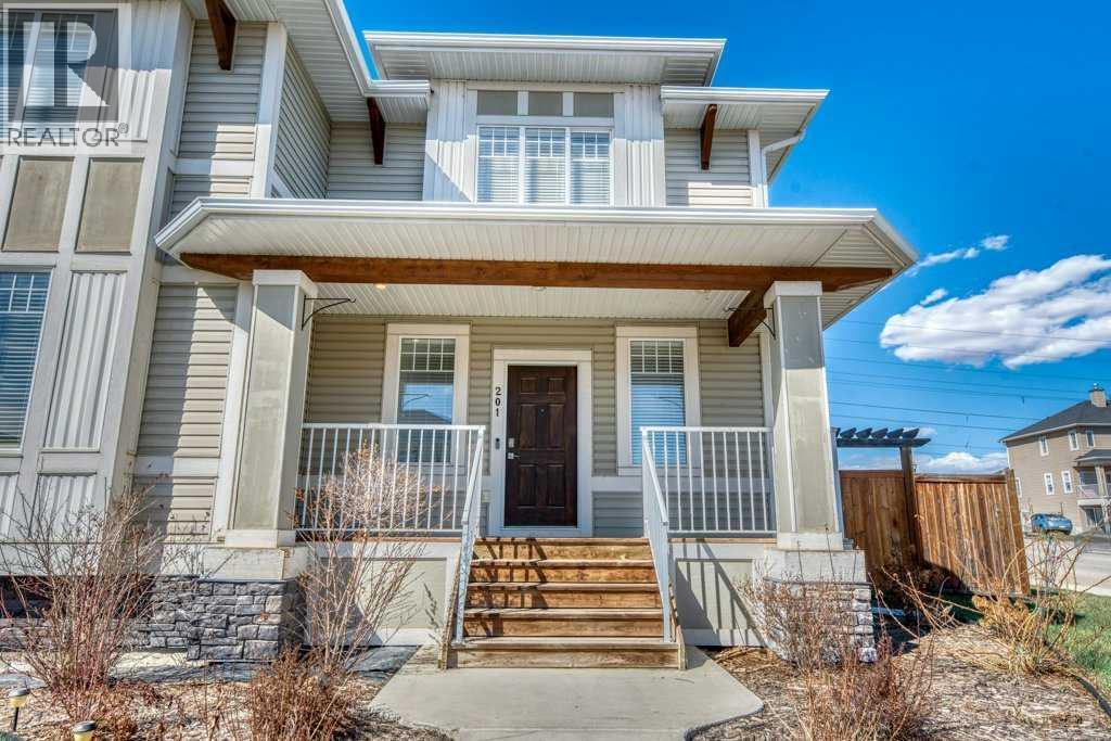 201 Rainbow Falls Glen, Chestermere, Alberta  T1X 0S6 - Photo 3 - A2302864