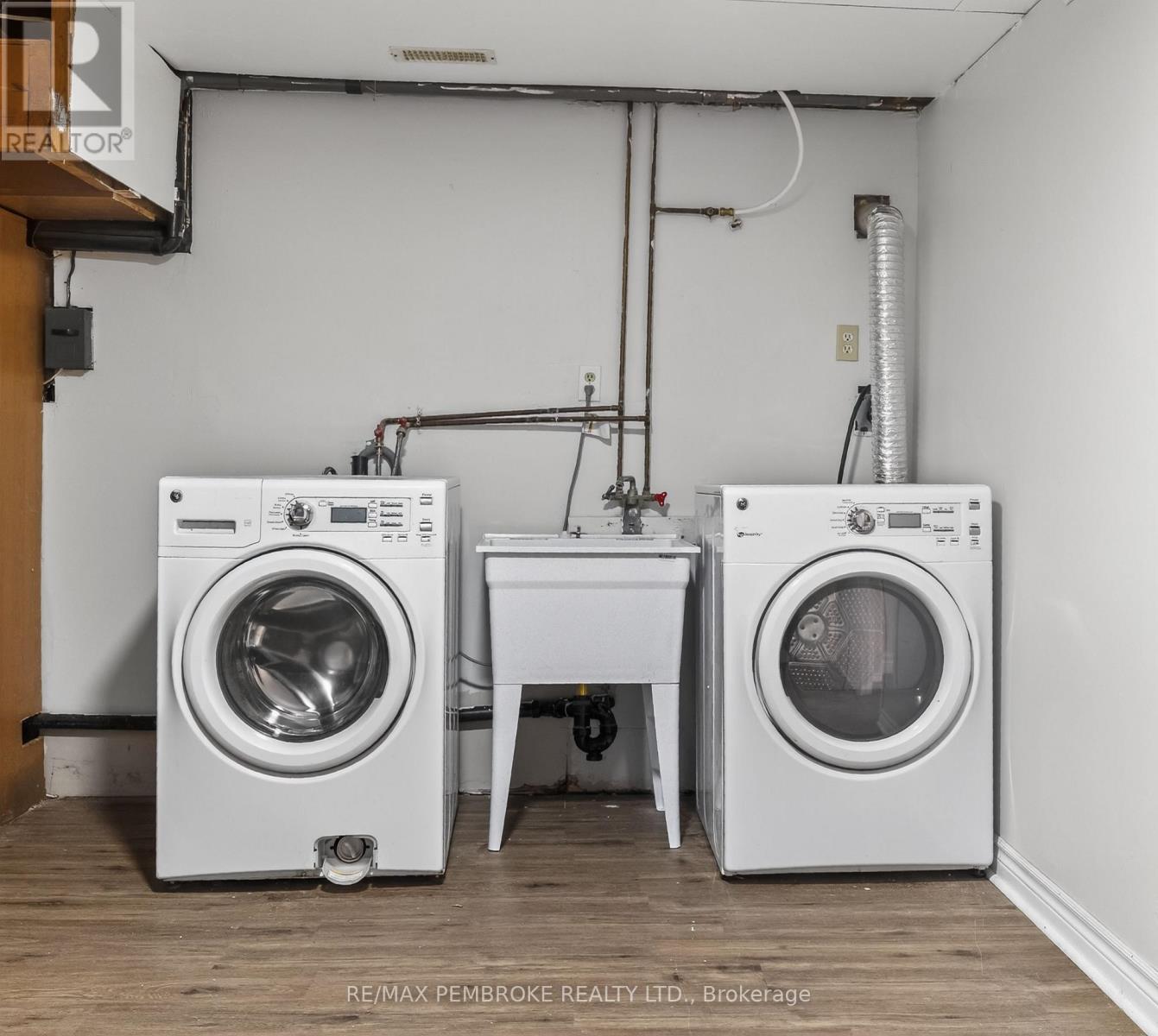 10 Algonquin Street, Petawawa, Ontario  K8H 2A9 - Photo 29 - X13041046