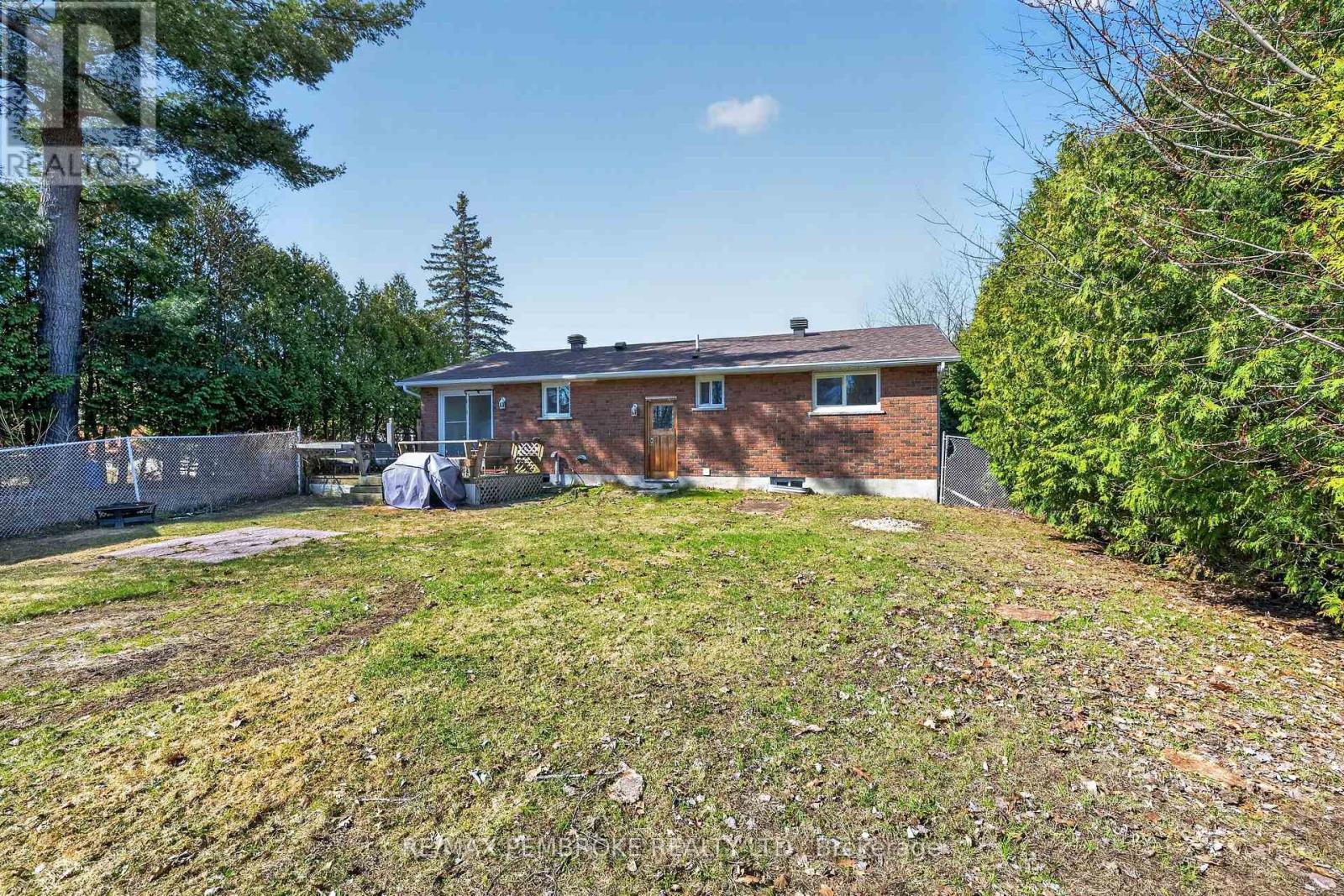 10 Algonquin Street, Petawawa, Ontario  K8H 2A9 - Photo 33 - X13041046