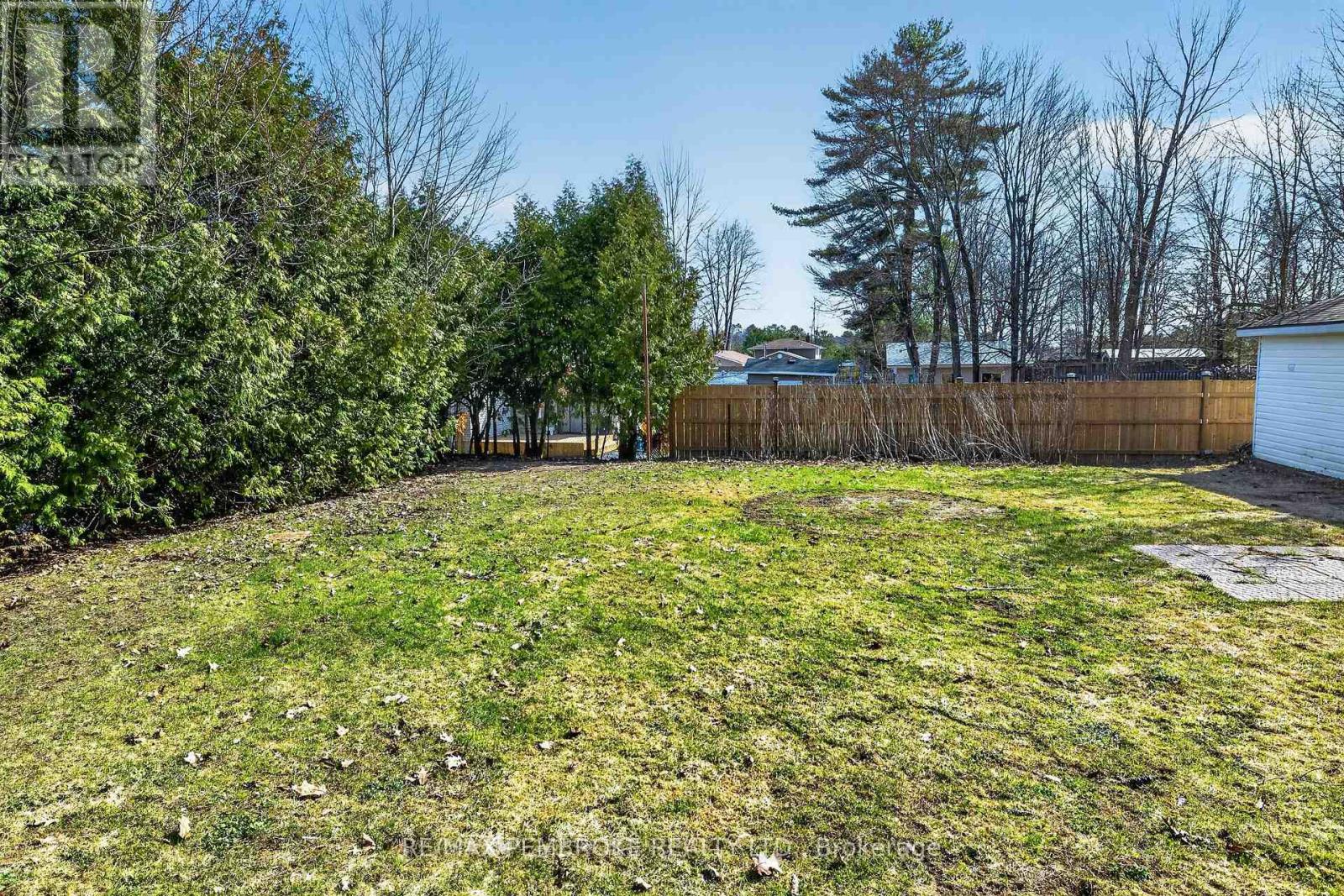 10 Algonquin Street, Petawawa, Ontario  K8H 2A9 - Photo 36 - X13041046