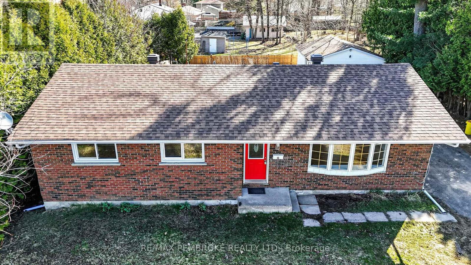 10 Algonquin Street, Petawawa, Ontario  K8H 2A9 - Photo 4 - X13041046