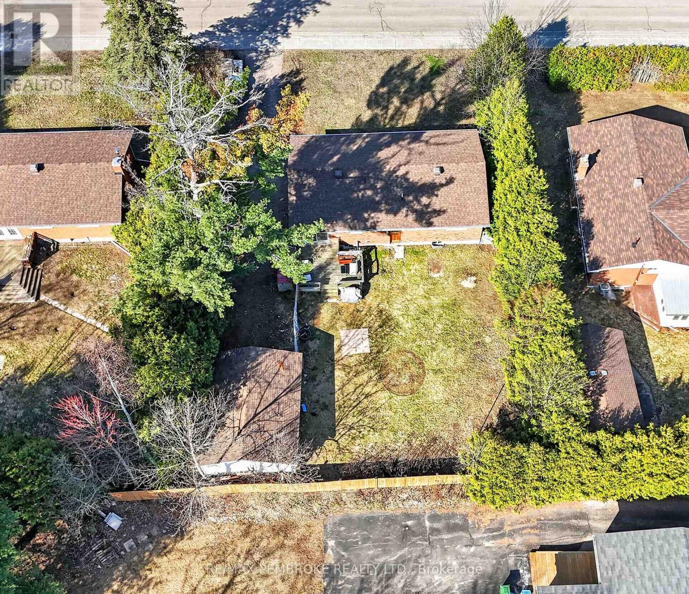 10 Algonquin Street, Petawawa, Ontario  K8H 2A9 - Photo 40 - X13041046