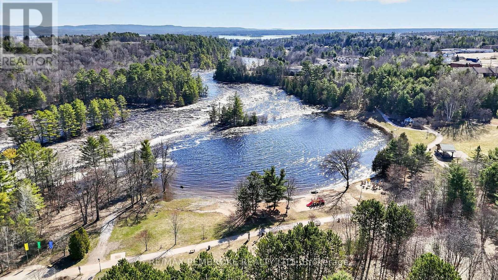 10 Algonquin Street, Petawawa, Ontario  K8H 2A9 - Photo 42 - X13041046