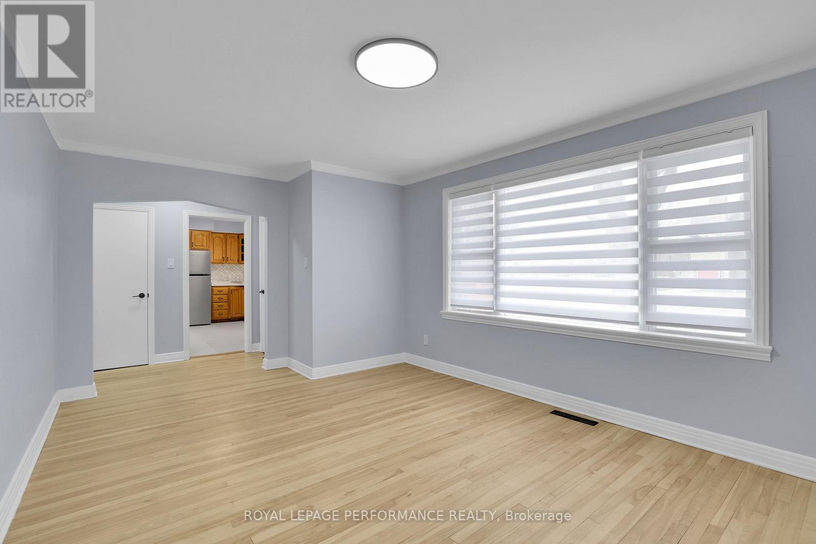 Upper Unit - 934 Smyth Road, Ottawa, Ontario  K1G 1P6 - Photo 7 - X13041150