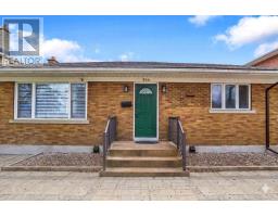 UPPER UNIT - 934 SMYTH ROAD, ottawa, Ontario