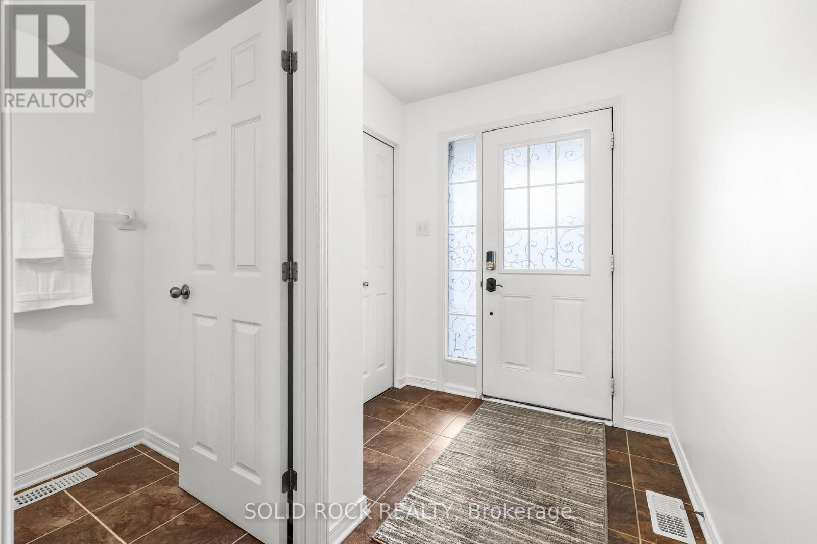 438 Haresfield Circuit, Ottawa, Ontario  K4M 0B6 - Photo 3 - X13041162