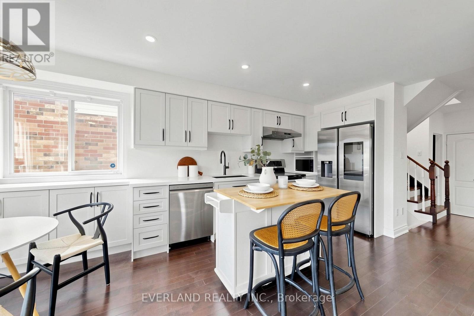 50 Shenandoah Drive, Whitby, Ontario  L1P 1T3 - Photo 11 - E13037904