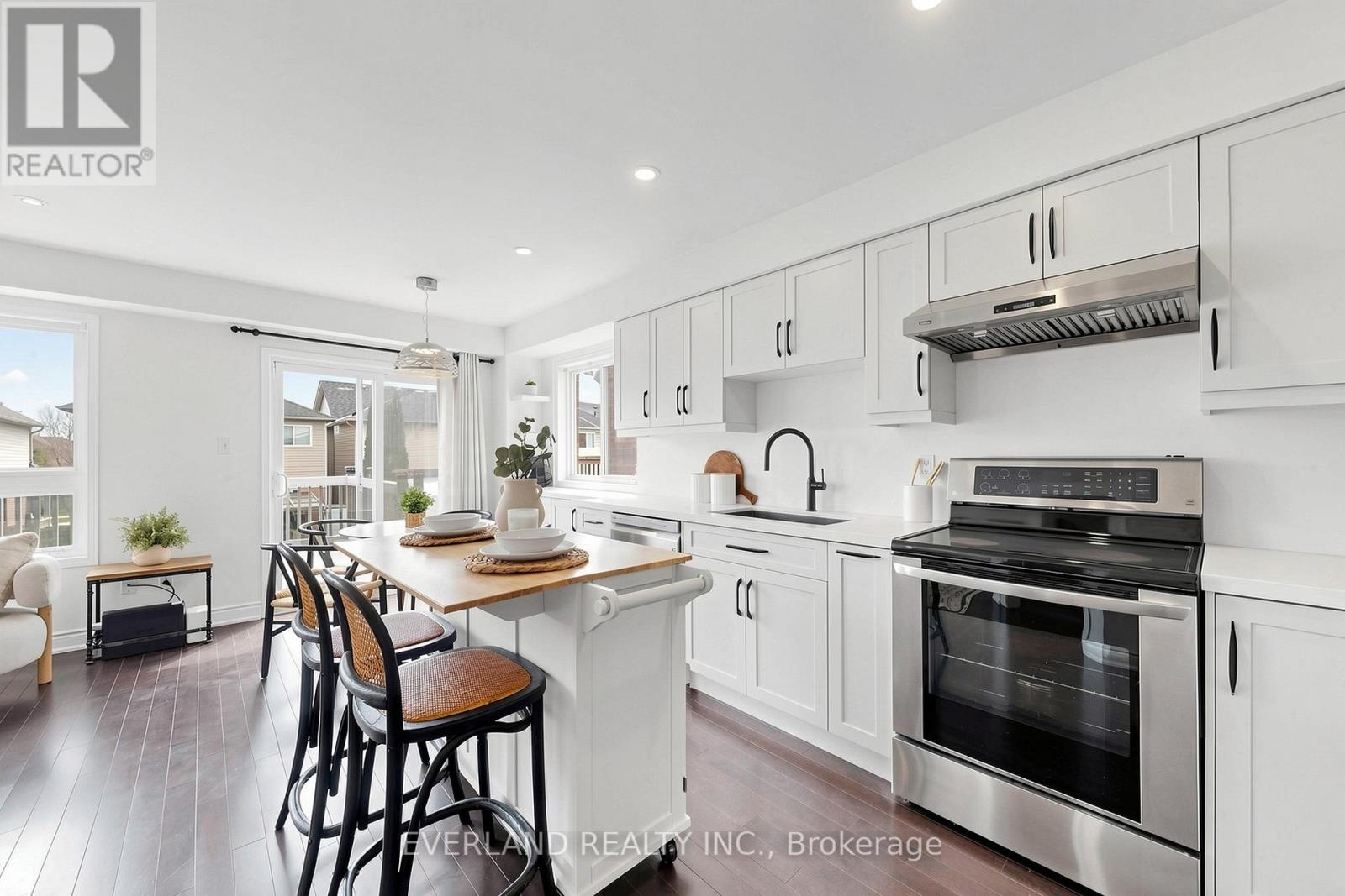 50 Shenandoah Drive, Whitby, Ontario  L1P 1T3 - Photo 12 - E13037904