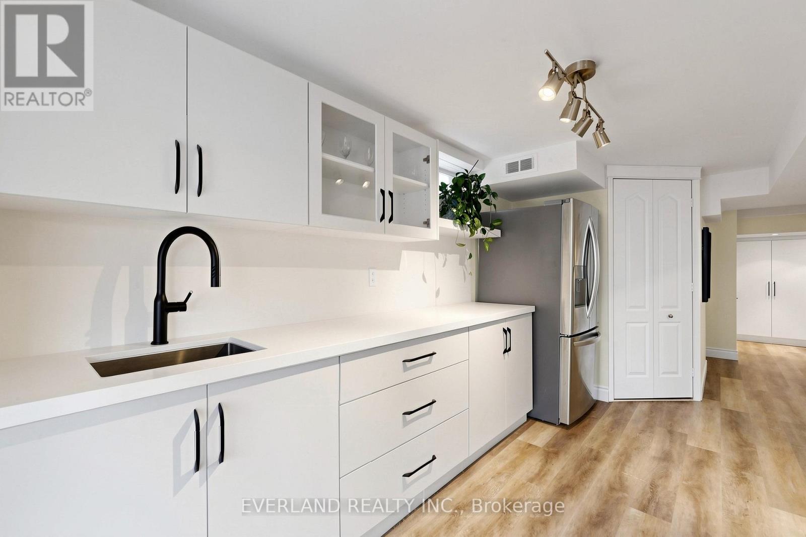 50 Shenandoah Drive, Whitby, Ontario  L1P 1T3 - Photo 39 - E13037904