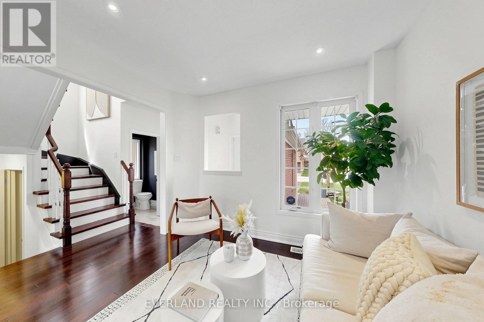 50 Shenandoah Drive, Whitby, Ontario  L1P 1T3 - Photo 4 - E13037904