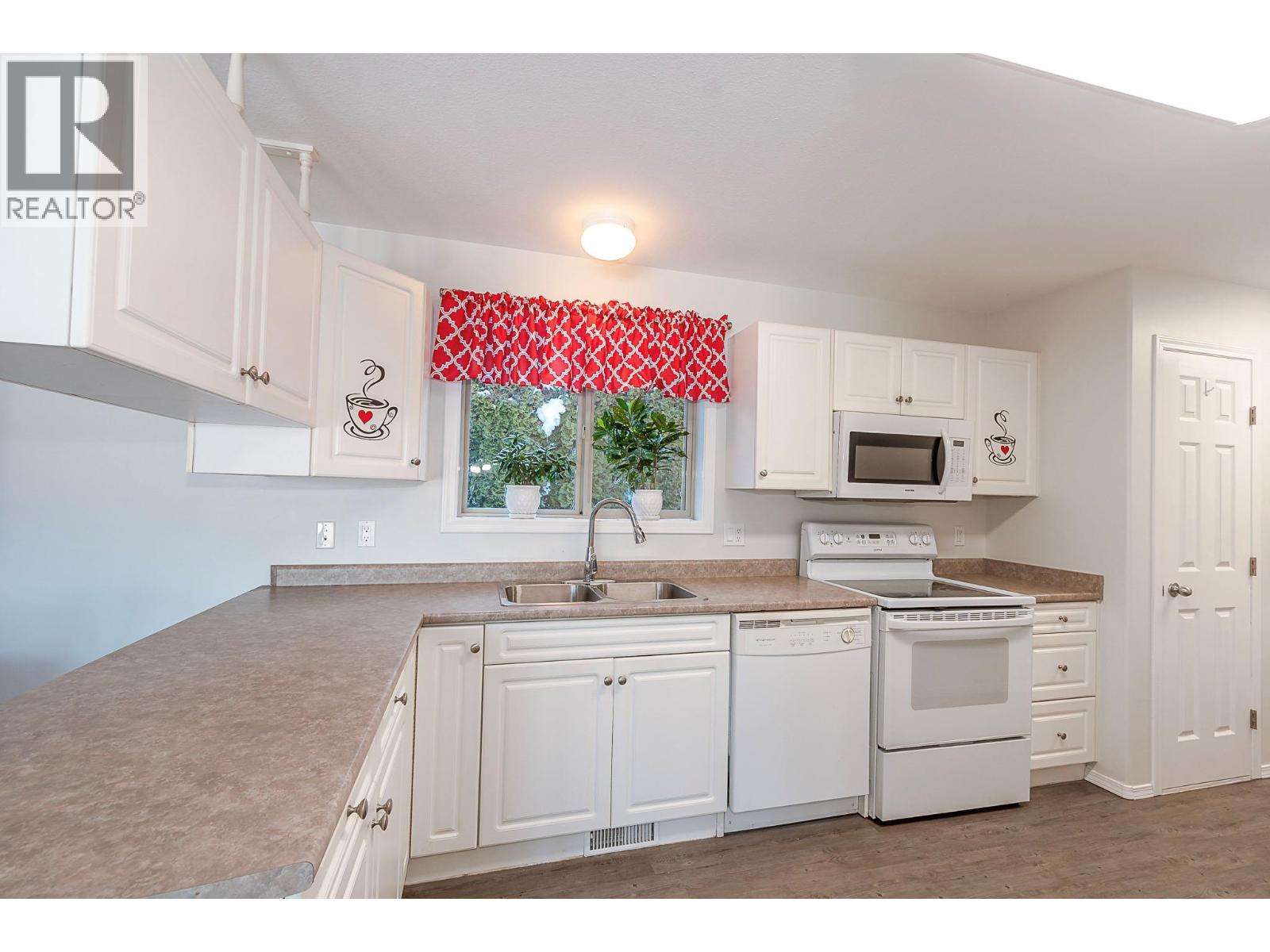 1510 Trans Canada Highway Unit# 42, Sorrento, British Columbia  V0E 2W2 - Photo 17 - 10384302