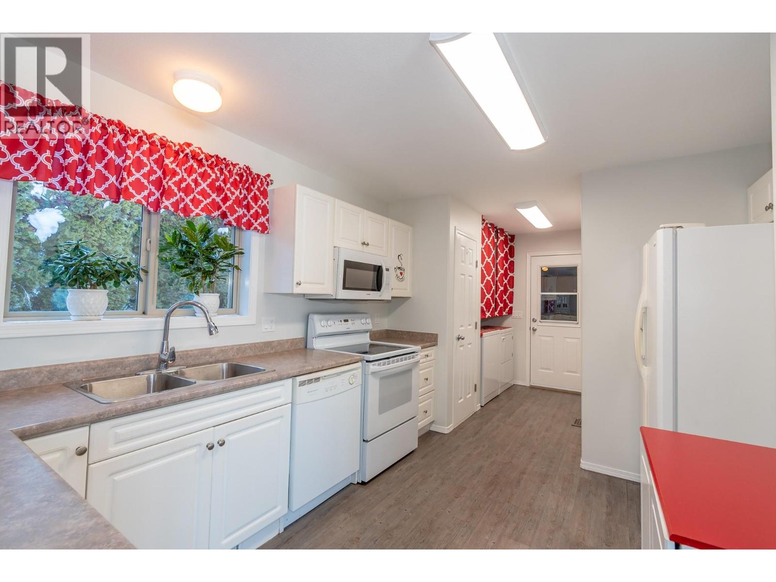 1510 Trans Canada Highway Unit# 42, Sorrento, British Columbia  V0E 2W2 - Photo 25 - 10384302