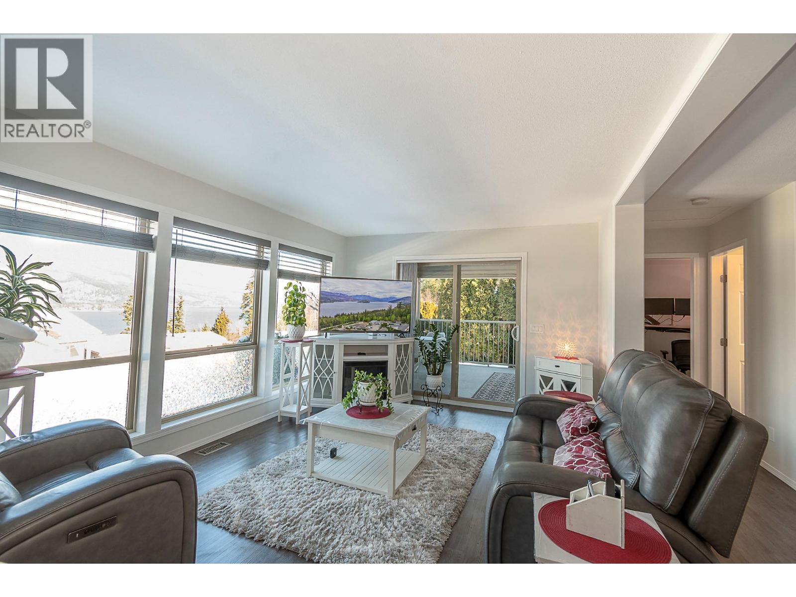 1510 Trans Canada Highway Unit# 42, Sorrento, British Columbia  V0E 2W2 - Photo 5 - 10384302