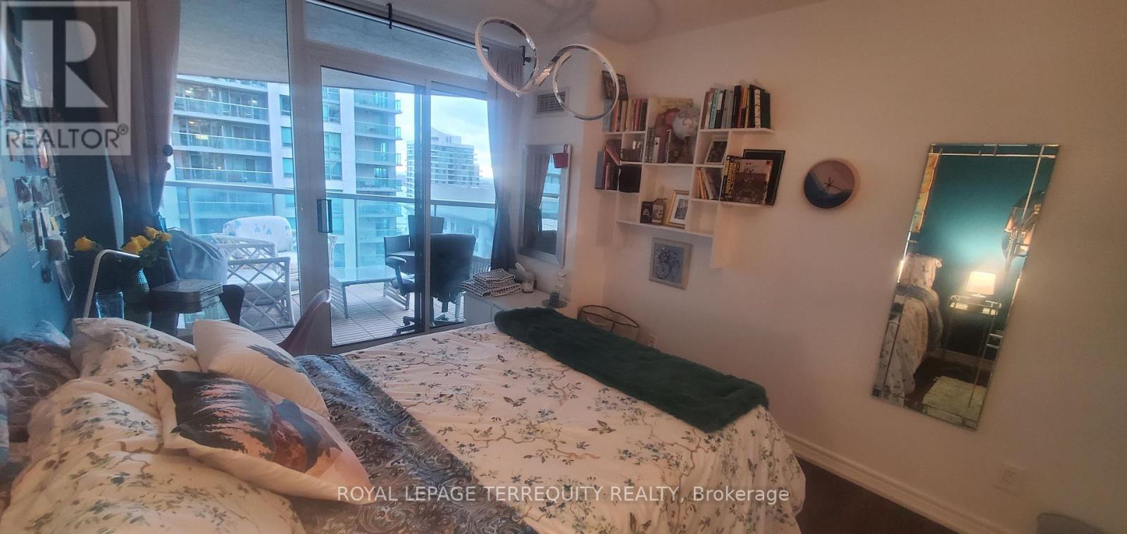 2311 - 30 Grand Trunk Crescent, Toronto, Ontario  M5J 3A4 - Photo 18 - C13038890