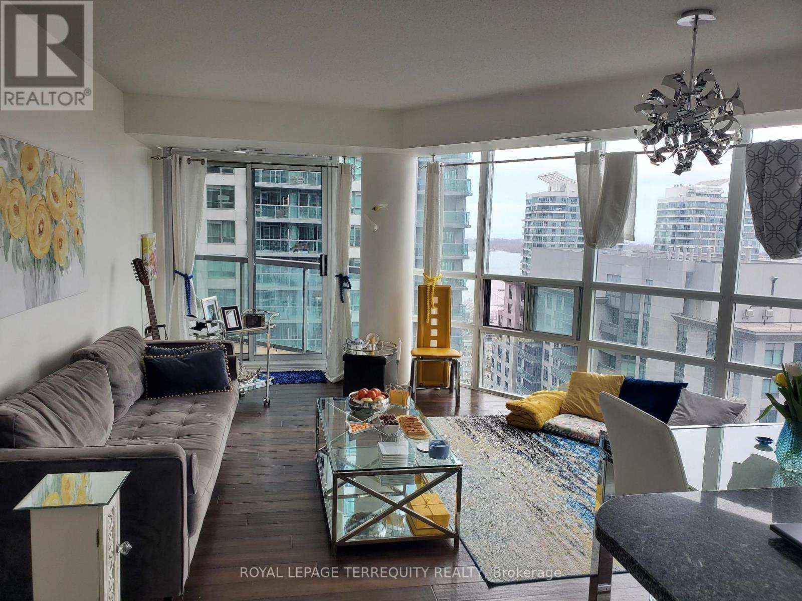 2311 - 30 Grand Trunk Crescent, Toronto, Ontario  M5J 3A4 - Photo 7 - C13038890