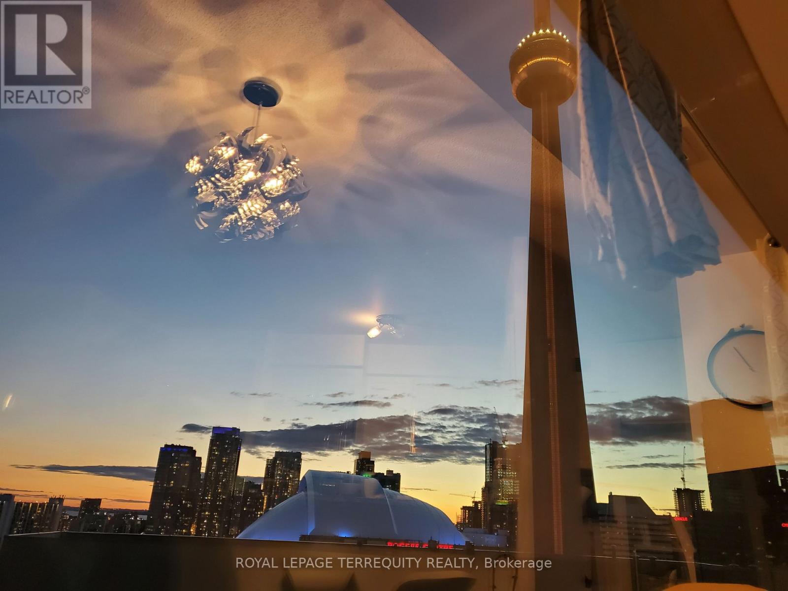 2311 - 30 Grand Trunk Crescent, Toronto, Ontario  M5J 3A4 - Photo 9 - C13038890