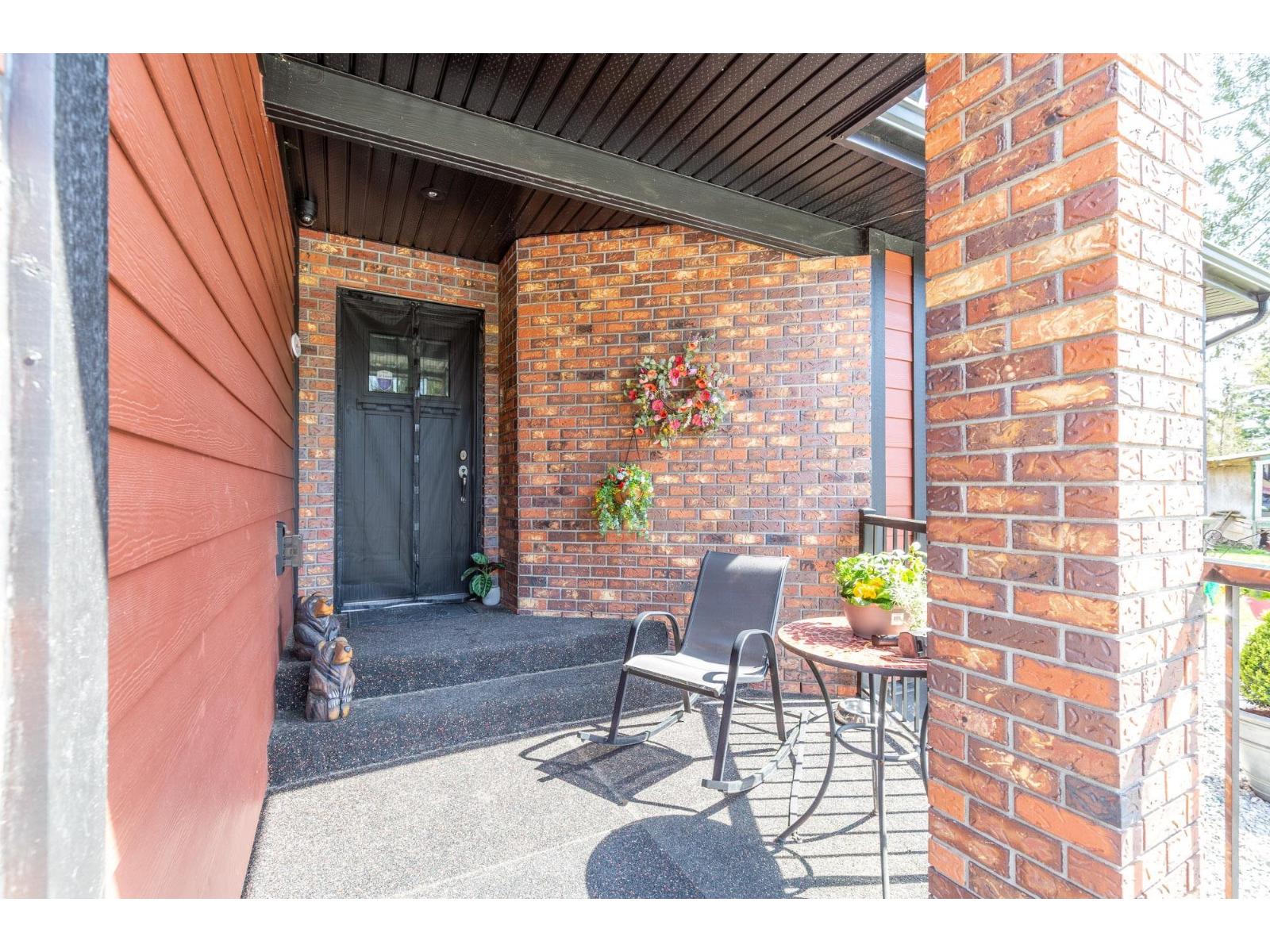 9328 Larkspur Avenue, Mission, British Columbia  V2V 7C9 - Photo 3 - R3115300