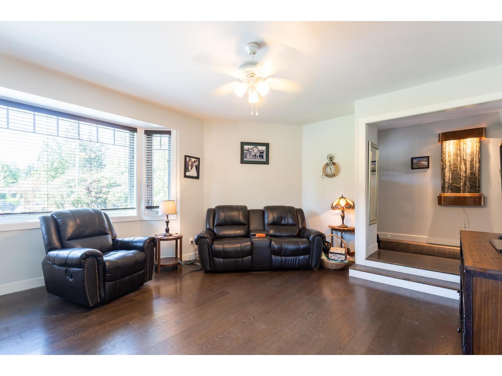 9328 Larkspur Avenue, Mission, British Columbia  V2V 7C9 - Photo 7 - R3115300