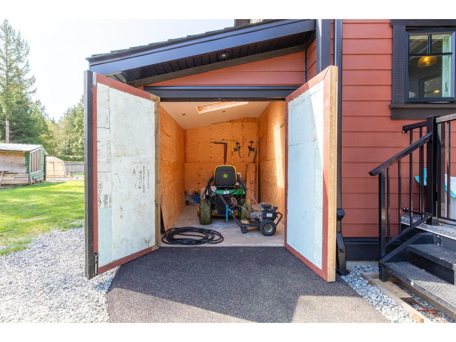 9328 Larkspur Avenue, Mission, British Columbia  V2V 7C9 - Photo 34 - R3115300