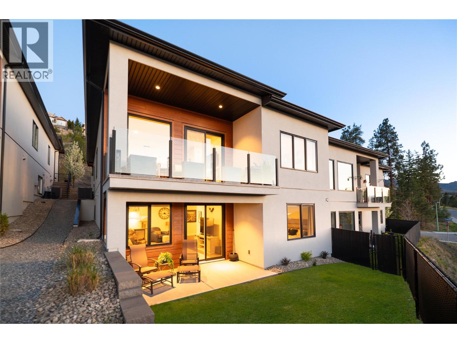 680 Cantina Court, Kelowna, British Columbia  V1W 4X6 - Photo 47 - 10377679