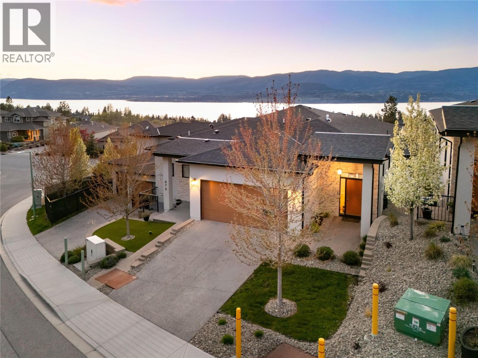 680 Cantina Court, Kelowna, British Columbia  V1W 4X6 - Photo 3 - 10377679