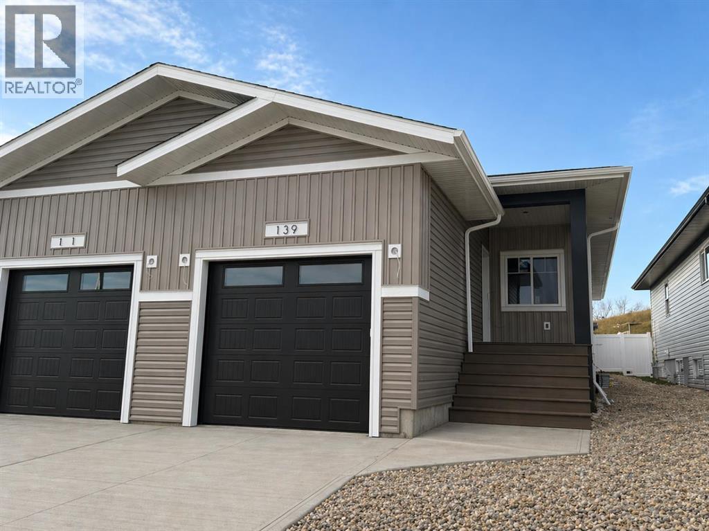 139 Gray Close, Sylvan Lake, Alberta  T4S 0W4 - Photo 1 - A2247375