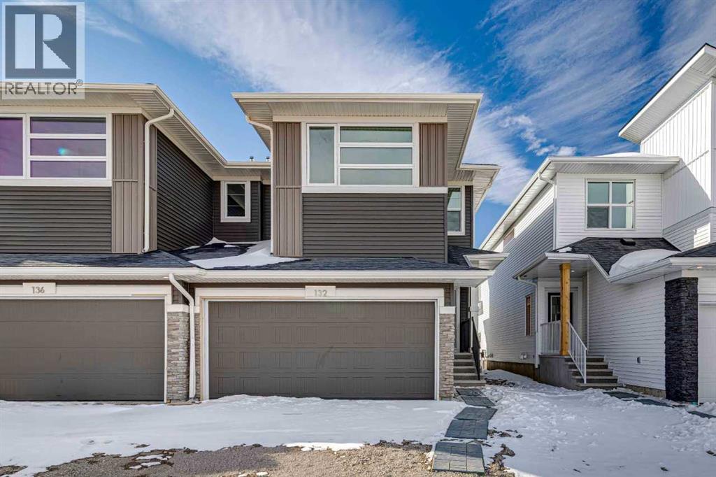 132 Southbow Village Way, Cochrane, Alberta  T4C 3J9 - Photo 2 - A2282654