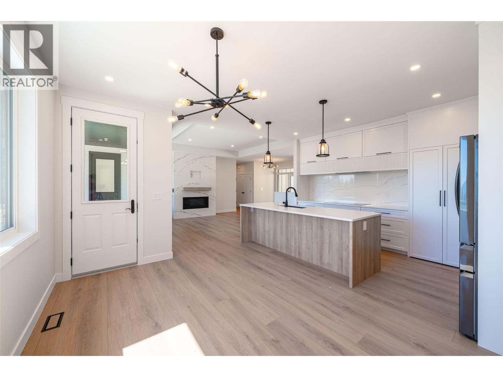 7863 Boulter Road, Vernon, British Columbia  V1B 3N2 - Photo 4 - 10384234