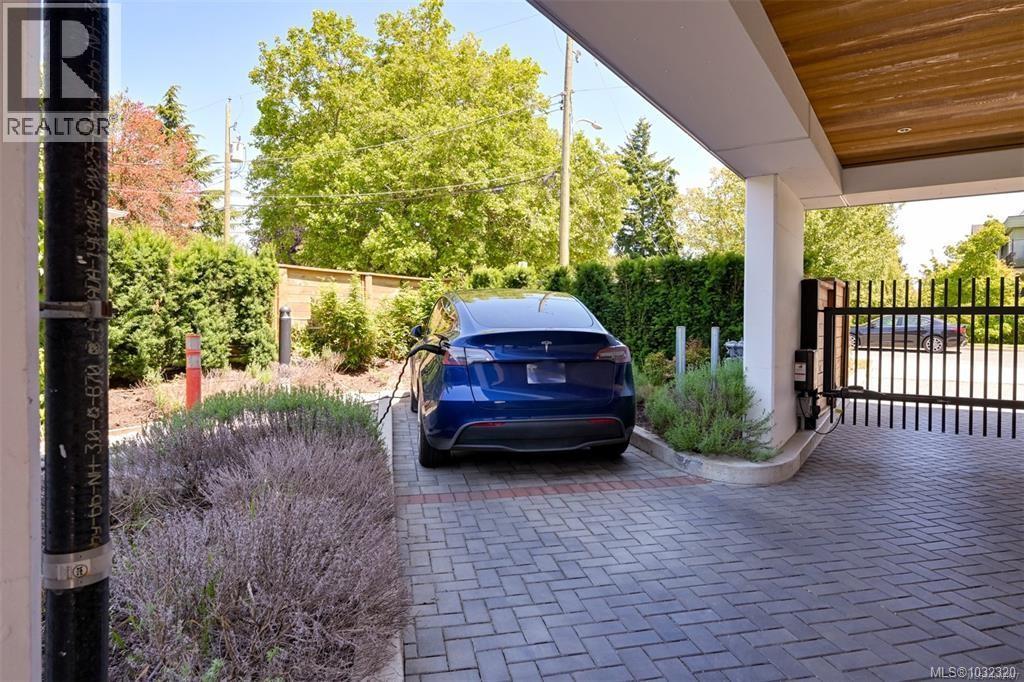 409 1588 North Dairy Rd, Saanich, British Columbia  V8T 3V4 - Photo 46 - 1032320