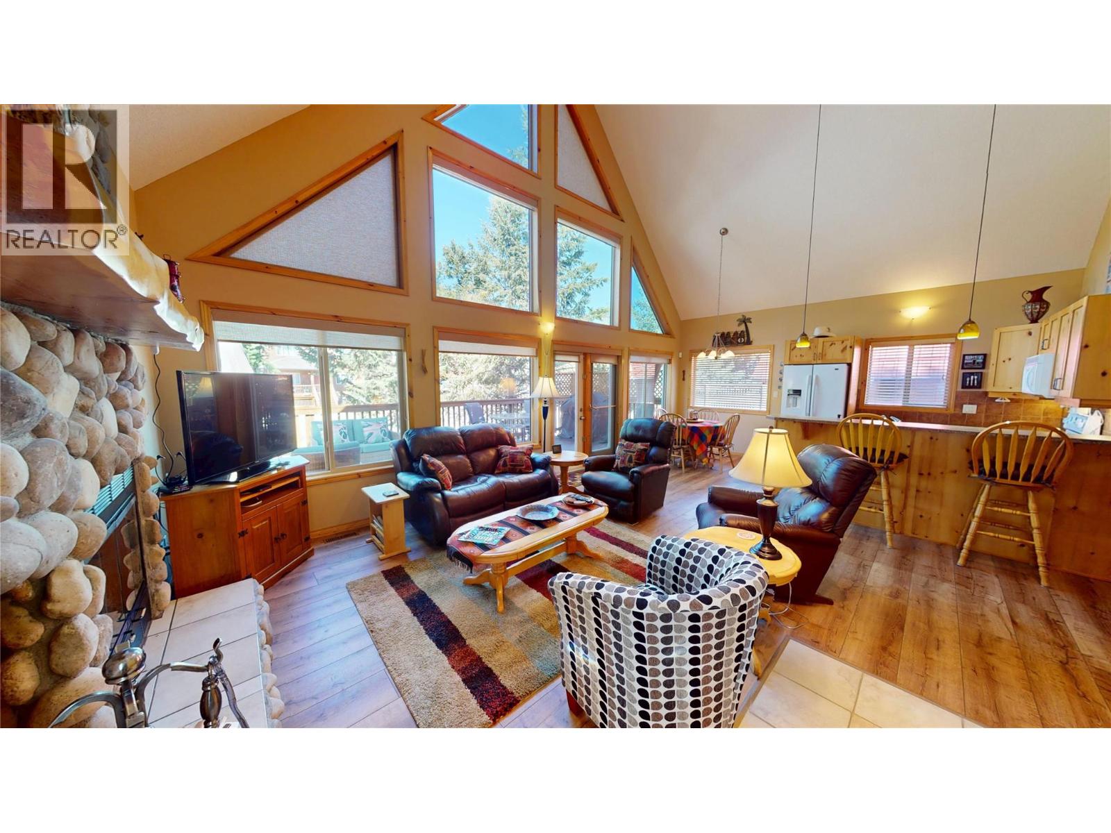 7490 Pine Cone Lane, Radium Hot Springs, British Columbia  V0A 1M0 - Photo 9 - 10384368